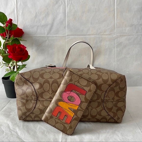 ✅SALE🆕Coach Set🍁 - Picture 5 of 11